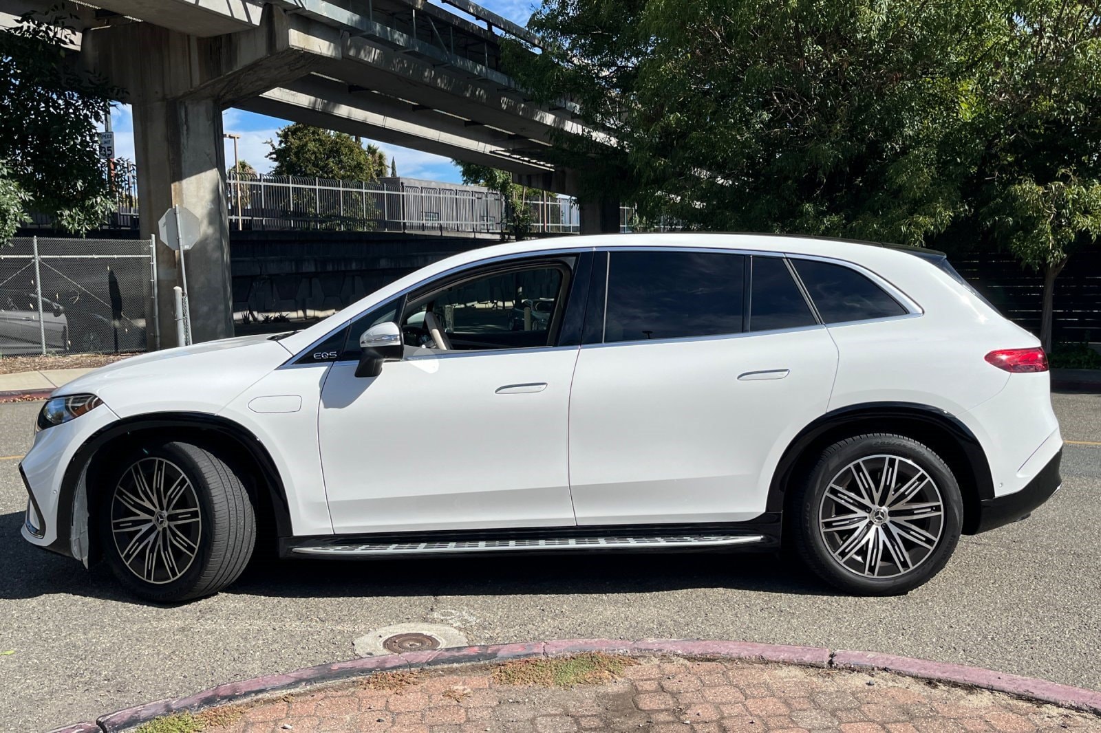 mercedes-benz eqs suv 2024 4JGDM2EB8RA035304 image mercedes-benz eqs suv 2024 4JGDM2EB8RA035304 image